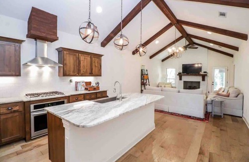Oxford House | Glen Alden Cottage by Apex Short Term Stays