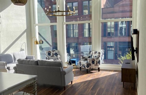West Main Historic District Apartment | Gold Suite by Hollyhock - Executive-Level Living