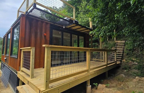 Stanton Ski Chalet | Goldybox- Hot Tub, Fire Pit & Rooftop Views