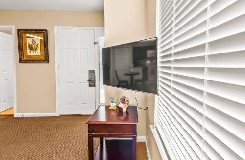 Fairfield Harbour House | Golf & Pool Condo Family Friendly in New Bern