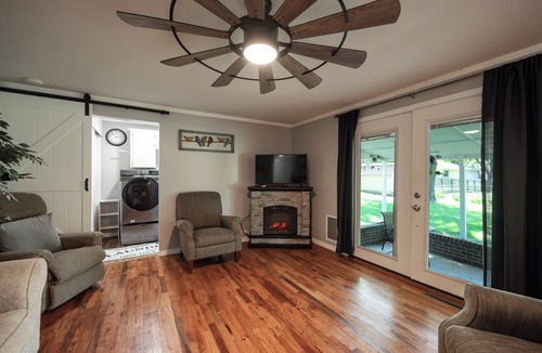 Springfield House | Gorgeous 3 Bed 1.5 Bath House in Premium location