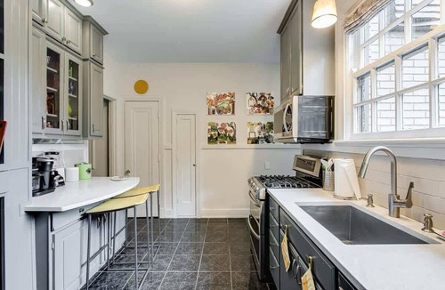 Cherokee Triangle House | Gorgeous 3BR | Private Garden w/Outdoor Dining!