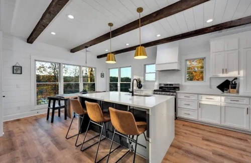 Crane Hill House | ~Gorgeous Home! ~Smith Lake~Waterfront!4BR!Private Dock! Winter Specials!