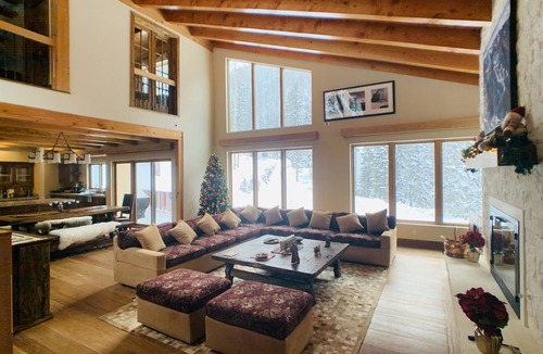 Taos Ski Valley House | Gorgeous ski-in ski-out Taos chalet! Perfect for families & groups of friends.