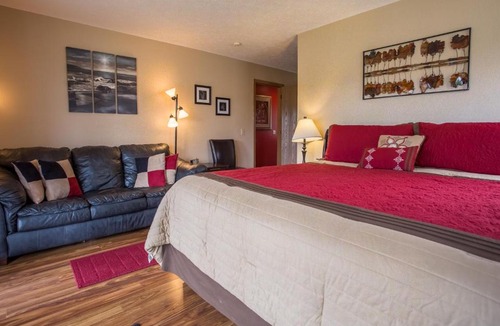 Table Rock Apartment | Grace Place Condo