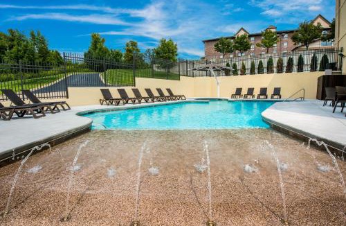 Branson Hotel | Grand Oaks Hotel
