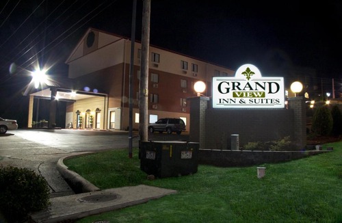 Branson Theater District Hotel | Grand View Inn & Suites