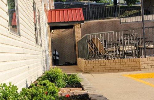 Branson Theater District Hotel | Grand View Inn & Suites