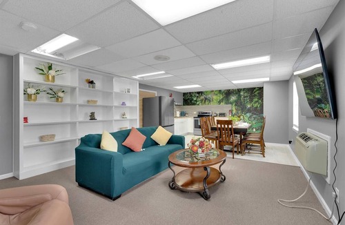 New Albany Apartment | Grant Line Residence Unit E 10 Min to Louisville