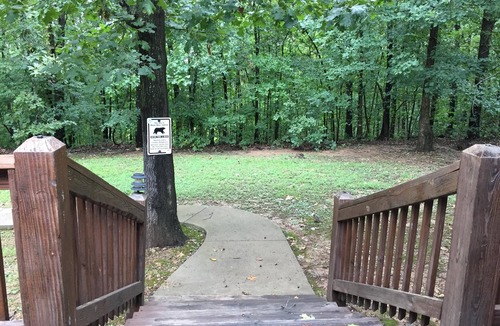 Ridgedale Cabin | GREAT LOCATION close to Branson & Big Cedar w/fireplace & hottub