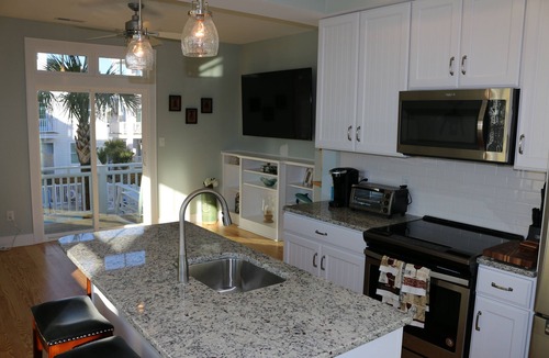Atlantic Beach House | Great Ocean & Pool Views! 2 Bed 2 Bath Luxury Condo Sleeps 6