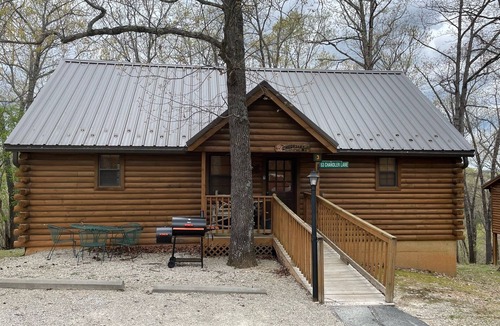 Notch Estates Cabin | Great Outdoors Cabin - Screened Porch. 10 Min to Branson-10 Min to SDC