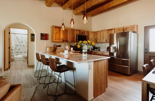 Taos House | Great Views, Rave Reviews, Hot Tub, Kiva Fireplace, Outdoor Cone Firepit