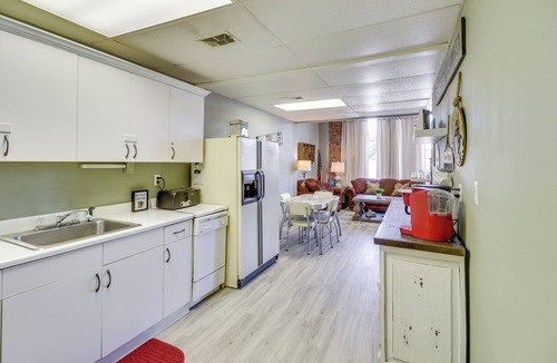 Greers Ferry Condo | Greers Ferry Condo w/Easy Access to Lake!