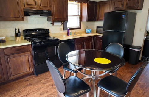 St. Joseph House | Griffon Retreat - 2-Bedroom Property w/Lots of Features