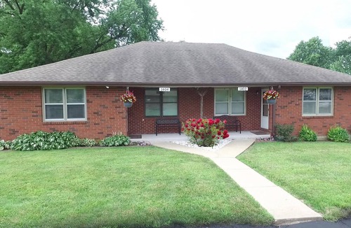 St. Joseph House | Griffon Retreat - 2-Bedroom Property w/Lots of Features