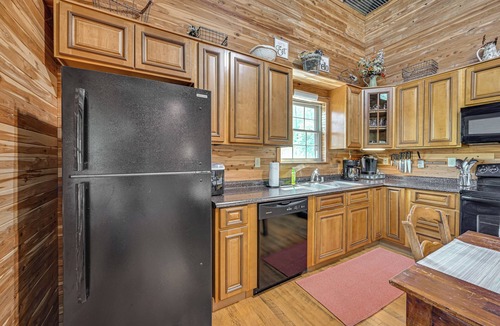 Cub Run Cabin | Group Escape 3 Mi to Nolin Lake! Fish, Hike & Boat