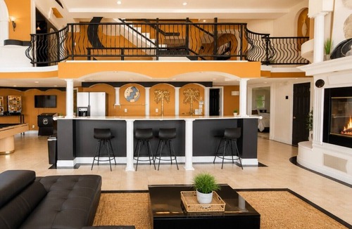 Osage Beach House | Group Friendly Lakefront Lux-6BED/4BA/Swim Spa/Dock/Movie Theater/Gameroom/Panoramic Views/Firepit-30PP