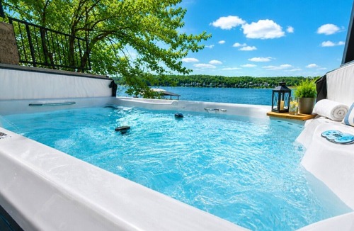Osage Beach House | Group Friendly Lakefront Lux-6BED/4BA/Swim Spa/Dock/Movie Theater/Gameroom/Panoramic Views/Firepit-30PP