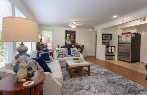 Oxford Condo | Grove View at Turnberry by Apex Short Term Stays
