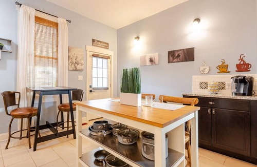 Germantown House | Guests Love it! w/PrivPking-Bourbon, Music orWork!