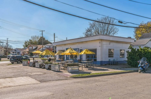 Germantown House | Guests Love it! w/PrivPking-Bourbon, Music orWork!