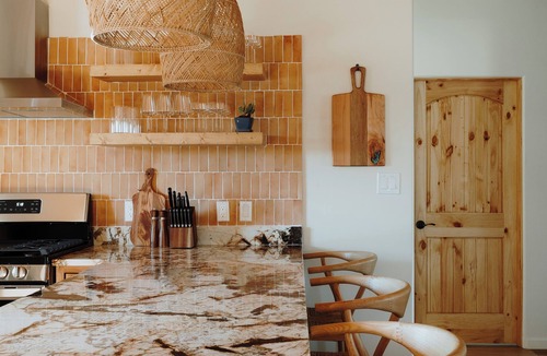 Taos House | Guests Rave, TaosBoho, HotTub, Kiva, GameRoom w/Pool Table