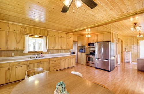 Hackensack Cottage | Hackensack Waterfront Retreat on Tenmile Lake