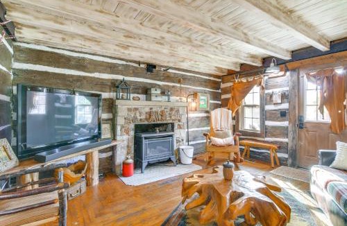 Shell Knob House | half-Mi to Lake Cabin on 43 Acres in Shell Knob!