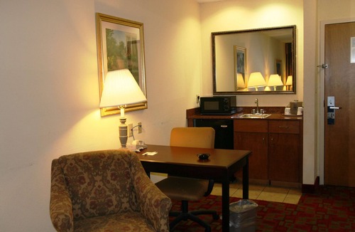 Canton Hotel | Hampton Inn Canton