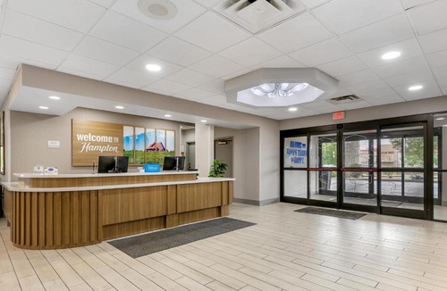 Richmond Hotel | Hampton Inn Richmond KY