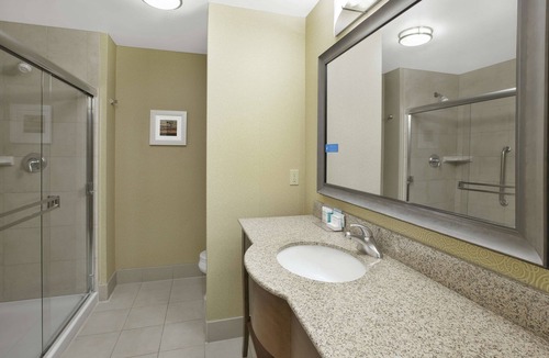 Greenwich Hotel | Hampton Inn & Suites Wichita Northeast