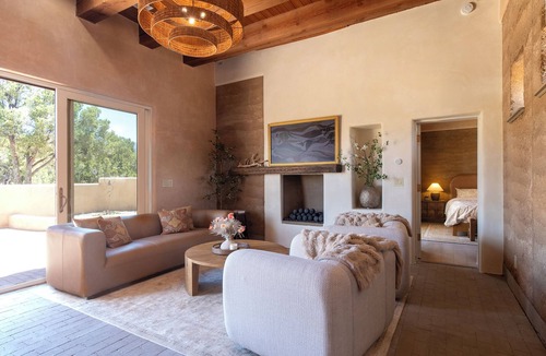 Tesuque House | Happy Ram: Views! Beautiful. Peaceful. Upscale. Secluded.