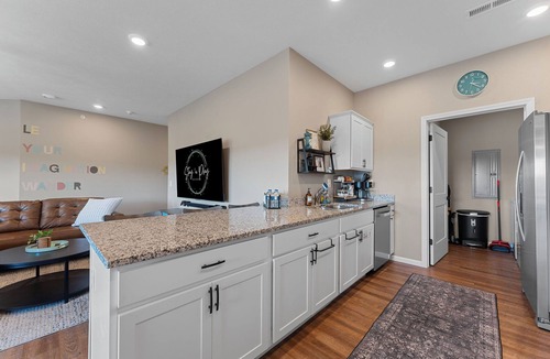 Branson West House | Harvest Days & Dreamy Stays-near to SDC 6Bed-5Bath