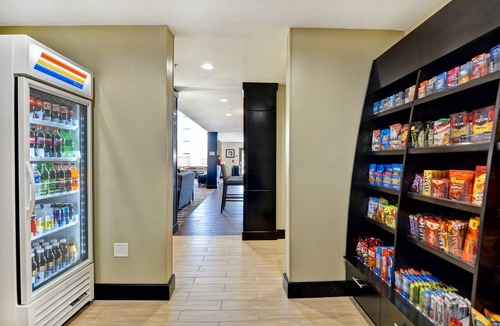Mount Juliet Condo | Hearing Accessible King Suite | Free Breakfast, Business Center + Fitness Center Access