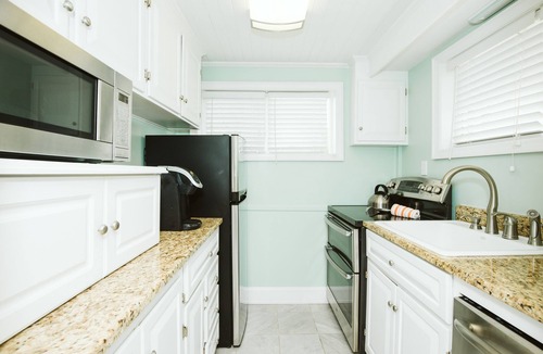 Morehead City Cottage | Heart of Historic Beaufort - 129 Craven Street 300 feet from Beaufort Waterfront