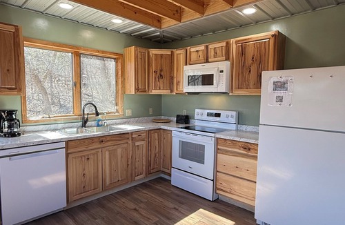 Bourbon House | Heart of The Meramec River Cabin with SXS trails & River Access