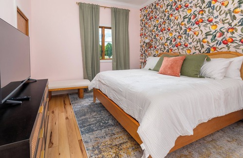 Cobden Hotel | Heart of Wine country in Cobden