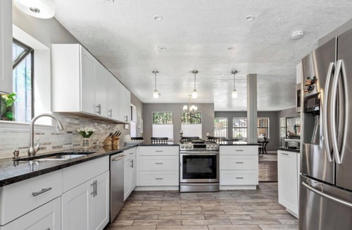 Westside House | Heated Pool and Hot Tub -Casa Bonita An Irvie Home