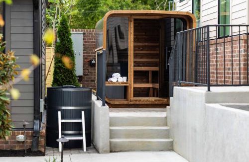 Historic Edgefield House | Heated Pool + Hot Tub + Sauna 7 Min to Broadway