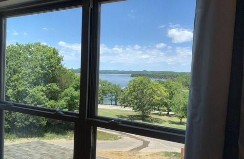 Lampe House | Here's your "Life on the Lake" - Relax, rejuvenate, Wheelchair Access !