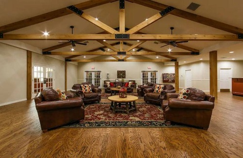 Branson Apartment | HICV Holiday Hills Resort 1BR Suite FRIDAY Check-In