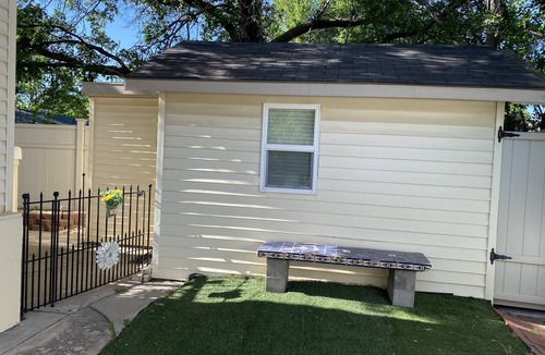 Wichita Apartment | Hidden Gem! 1-bedroom studio, WIFI and Parking.