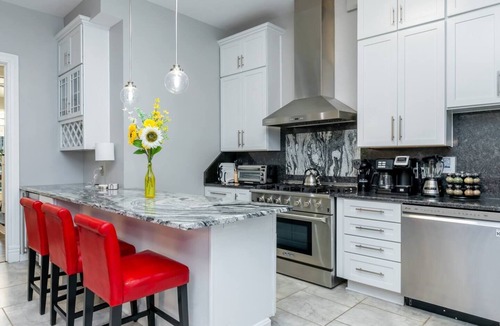 Tyler Park House | Highlands Derby City Dream ~ 6BR+Hot Tub Sleep 14