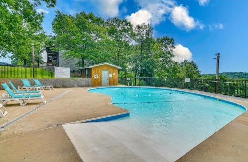 Notch Estates Apartment | Hike and Leaf Peep! Condo 2 Mi to Silver Dollar City
