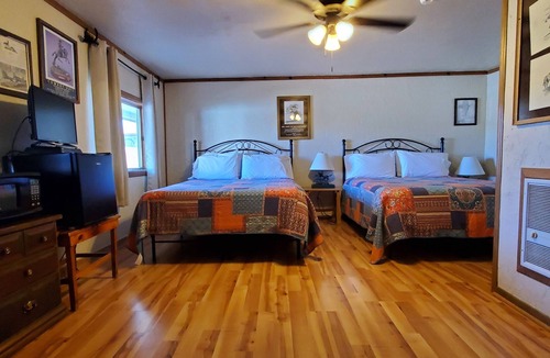 Cimarron Hotel | Hikers Cimarron Inn & RV Park LLC