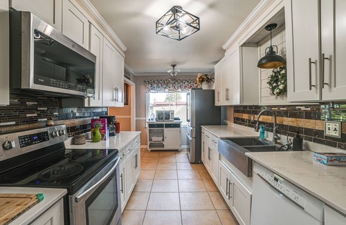 Oak Grove House | 'Hillbilly Paradise' Cabin Near Fort Campbell