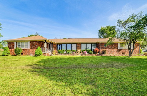 Oak Grove House | 'Hillbilly Paradise' Cabin Near Fort Campbell