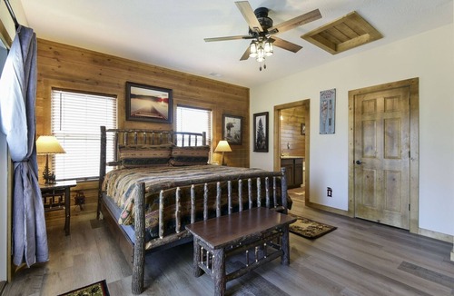 Branson Cedars House | Hilltop Lodge | 2 Bed, 2 Bath