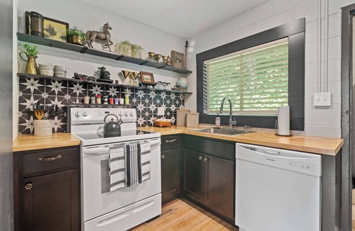 Manhattan Apartment | Hilltop Manhattan Retreat Near K-State w/Laundry